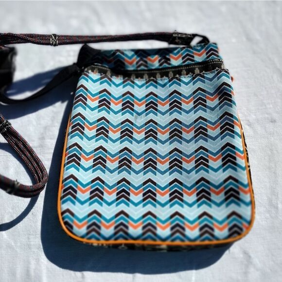 Kavu Blue and Orange Crossbody Bag with Geometric Design - Picture 3 of 4